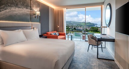 DoubleTree by Hilton Lagoa Azores Room Type - QUEEN RM W SEA AND MTN VW