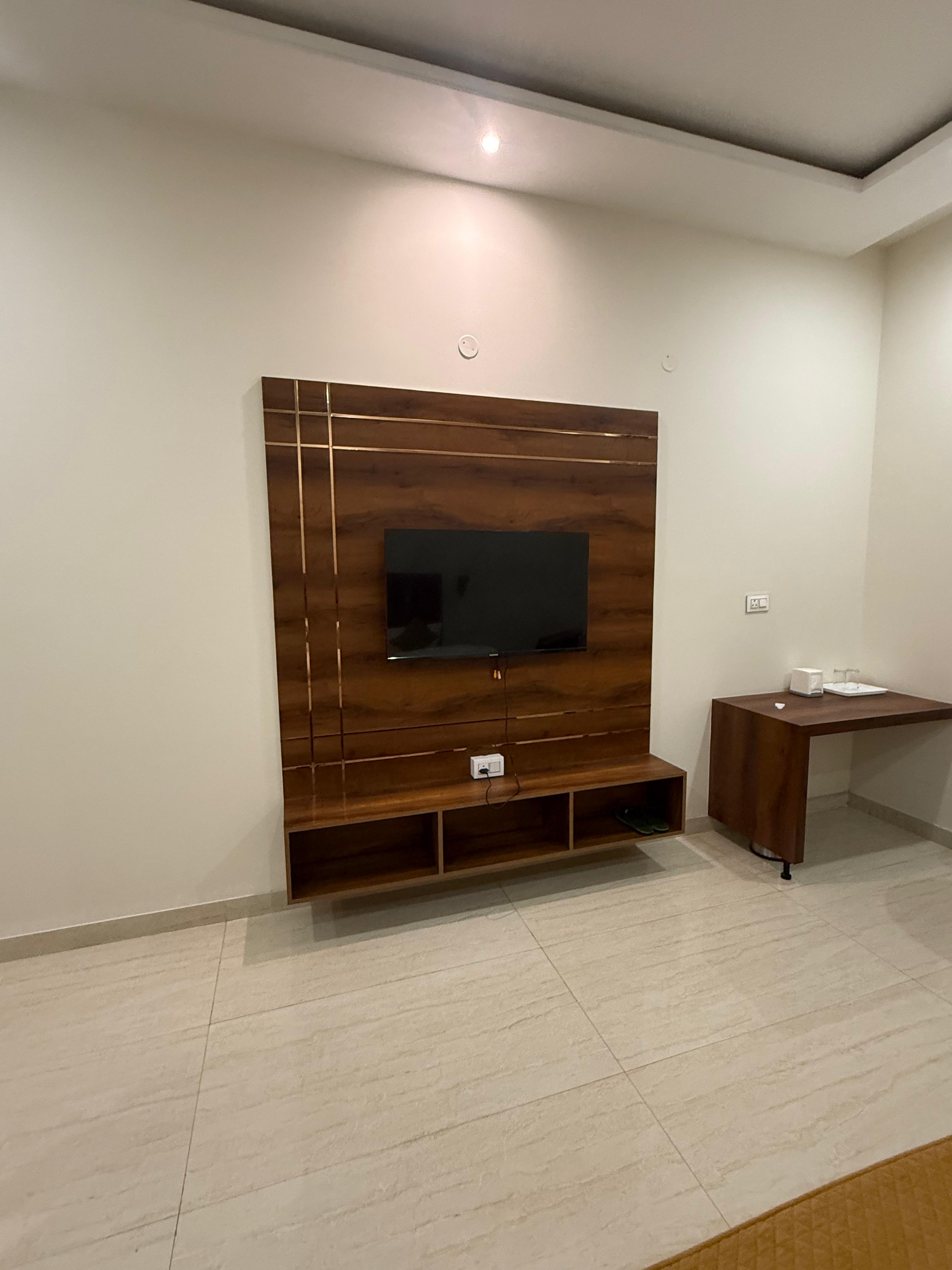 Shri Ganga Nagar Hotel & Banquet - Tap to explore photos