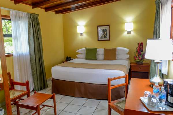 Best Western Las Mercedes - Tap to explore photos