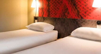 ibis Amsterdam Centre Room Type - Cosy room with 2 Single Size Beds