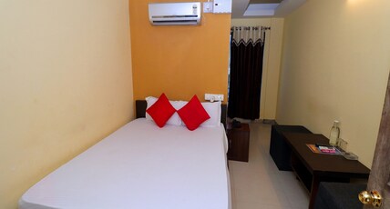 Hotel Sea Sand Room Type - Deluxe Room (Non AC)