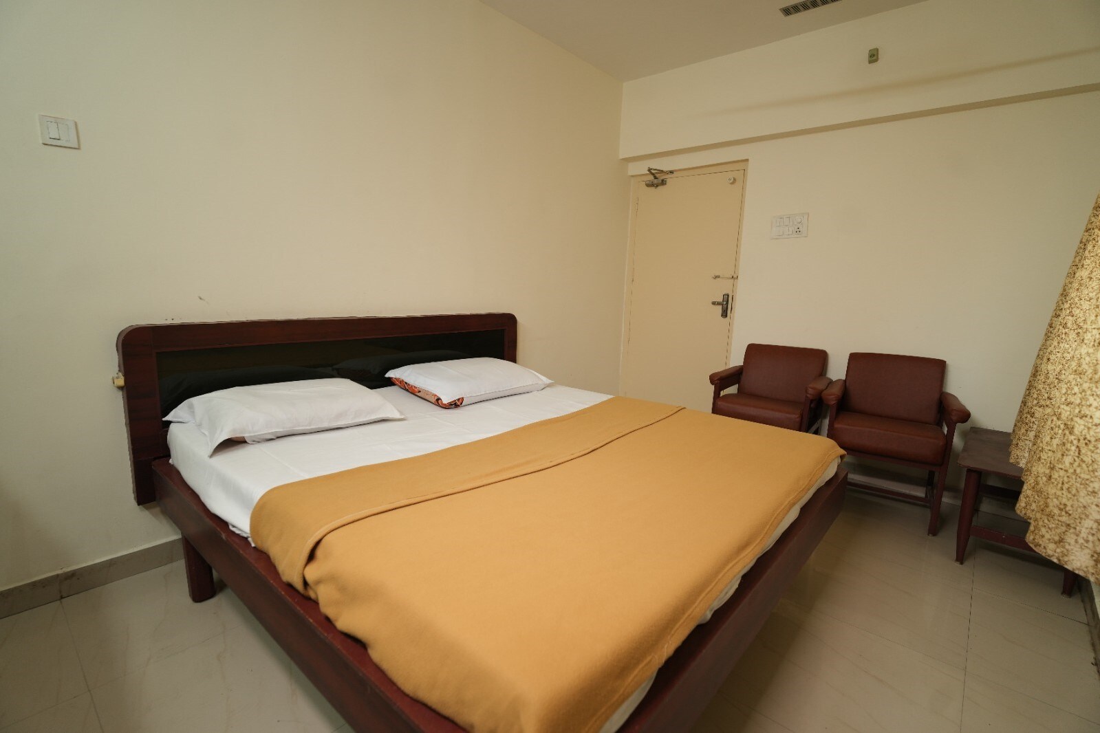 Hotel Solai Smart Inn - Tap to explore photos