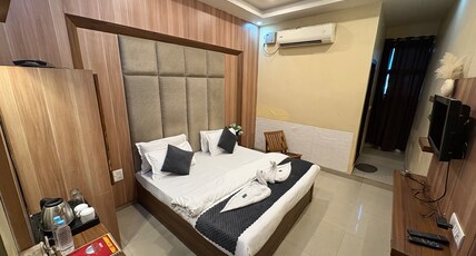 HOTEL PACIFIC INN Room Type - Standard Room