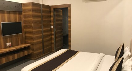 DIVYA HOTEL AND RESTURANT Room Type - Deluxe Room