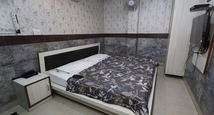 Hotel Basant and Restaurant Room Type - Family Comfort Bed