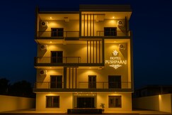 Hotel Pushparaj:100m to the beach. Hear the waves!