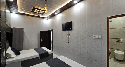 ROYAL RANI RESIDENCY Room Type - Primium Triple Bed Room 
