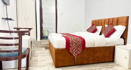 7 Mile Stone Room Type - Double Bed Deluxe Room