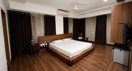 Hotel 3 Leaves Room Type - Suite Room