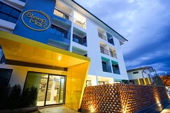 Sleep Mai? Thapae Chiang Mai Old City Lifestyle Hotel