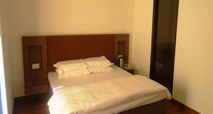 Barog Villa Homestay Room Type - Luxury Room