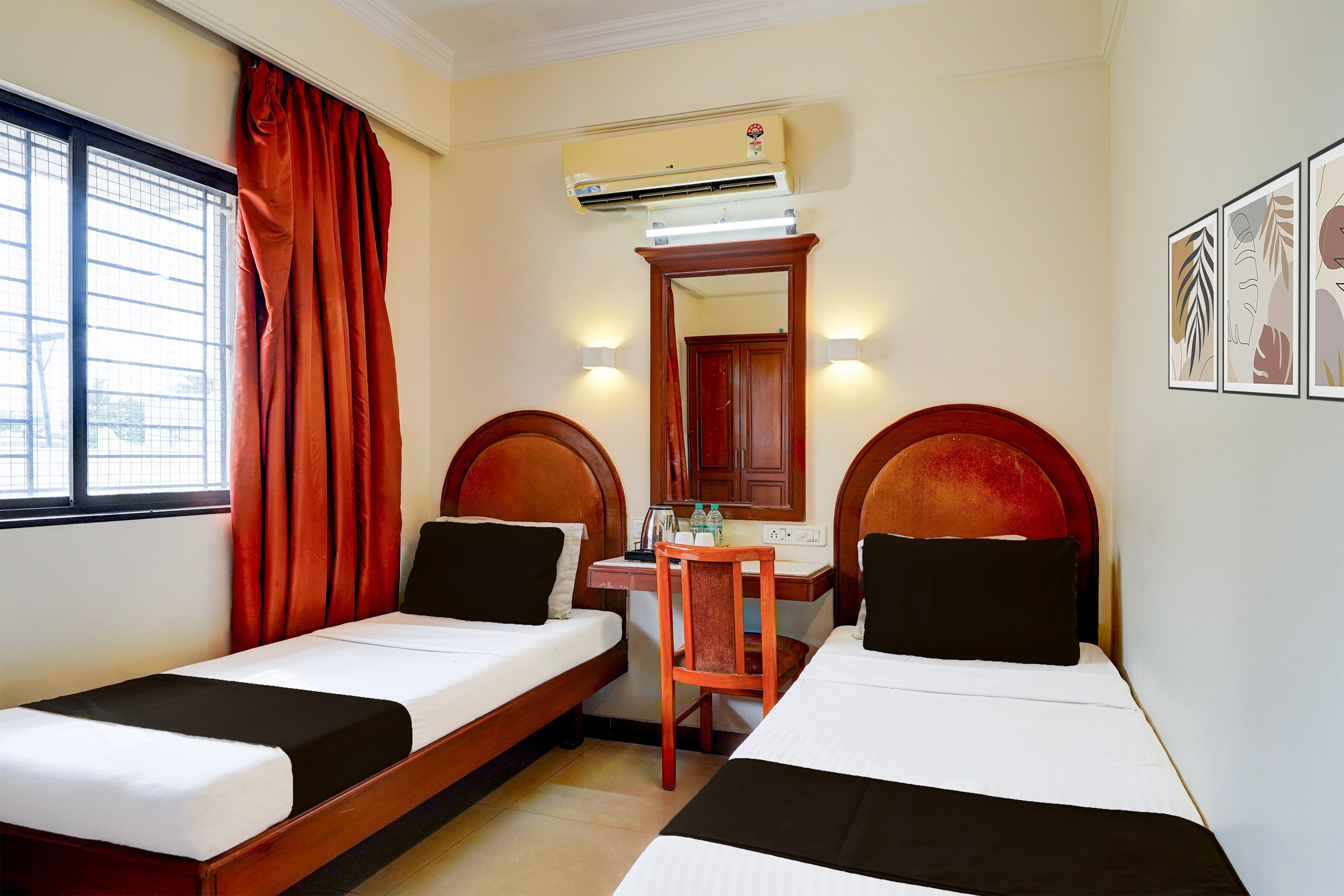 Super Hotel O Thimmaiah Rd Rajajinagar - Tap to explore photos