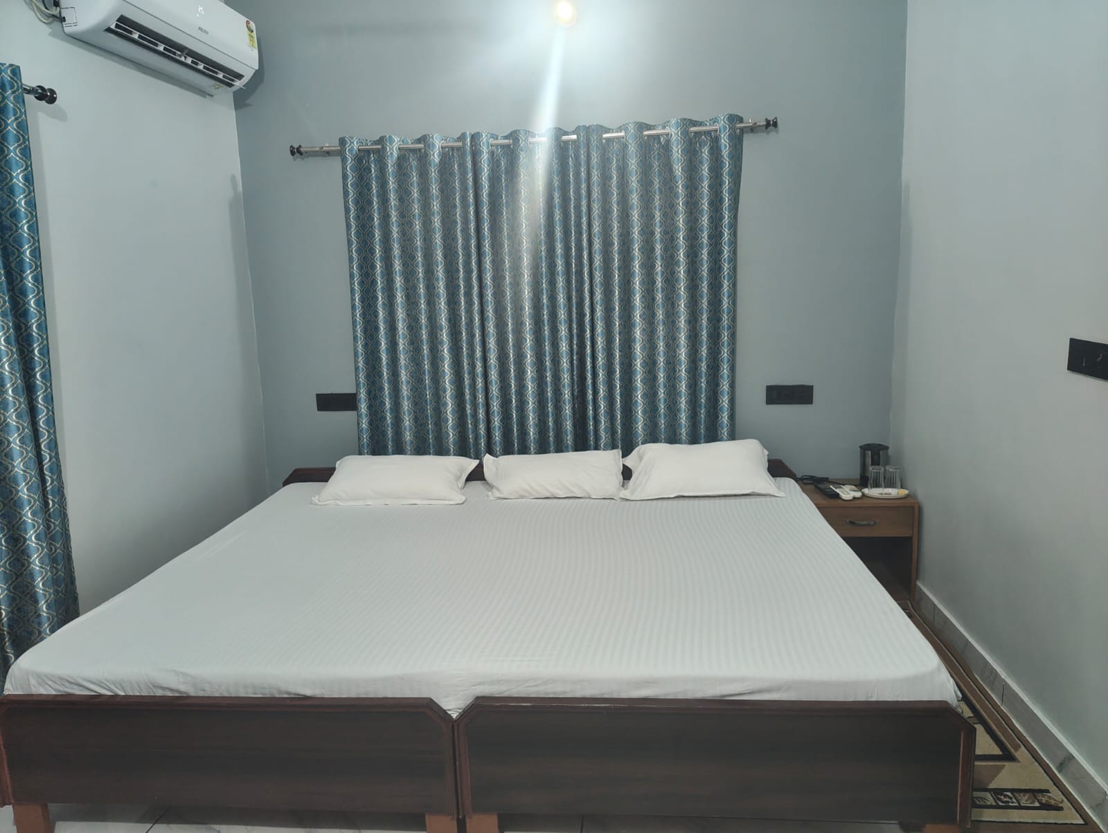 Rawat ji Homestay - Tap to explore photos