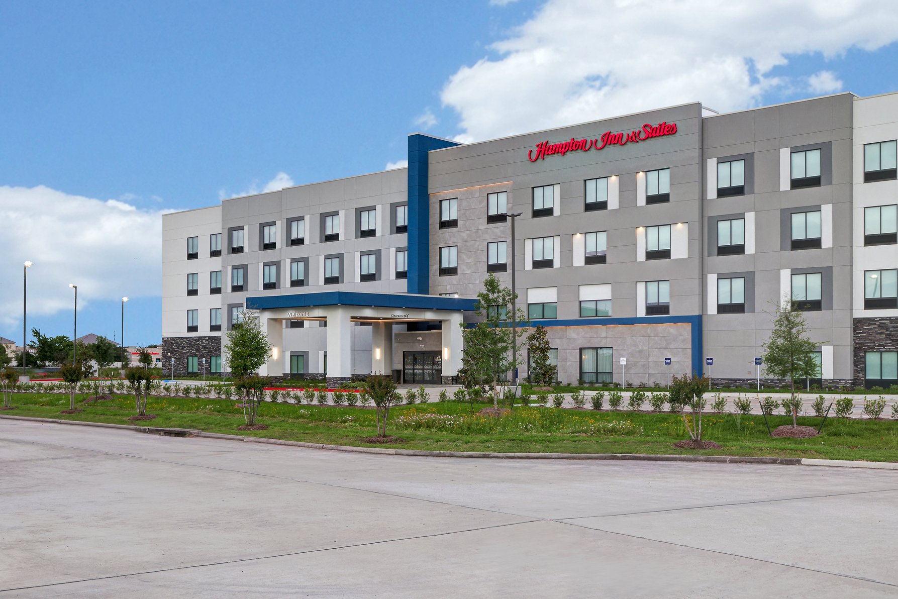 Hampton Inn & Suites Houston East Beltway 8, TX - Tap to explore photos