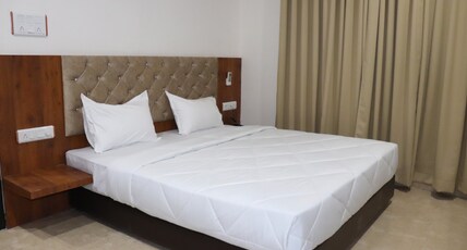Maa Sharda Palace Room Type - Deluxe Double Bed