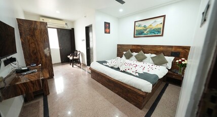 Hotel Ratan International, Raipur Room Type - Suite Room
