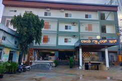 Hotel Raaya Grand Inn