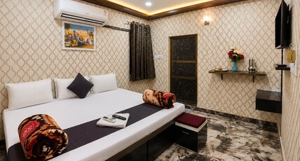 Varanasi Dream Guesthouse I Near Kashi Vishwanath Room Type - Deluxe AC Luxury Triple Bedroom
