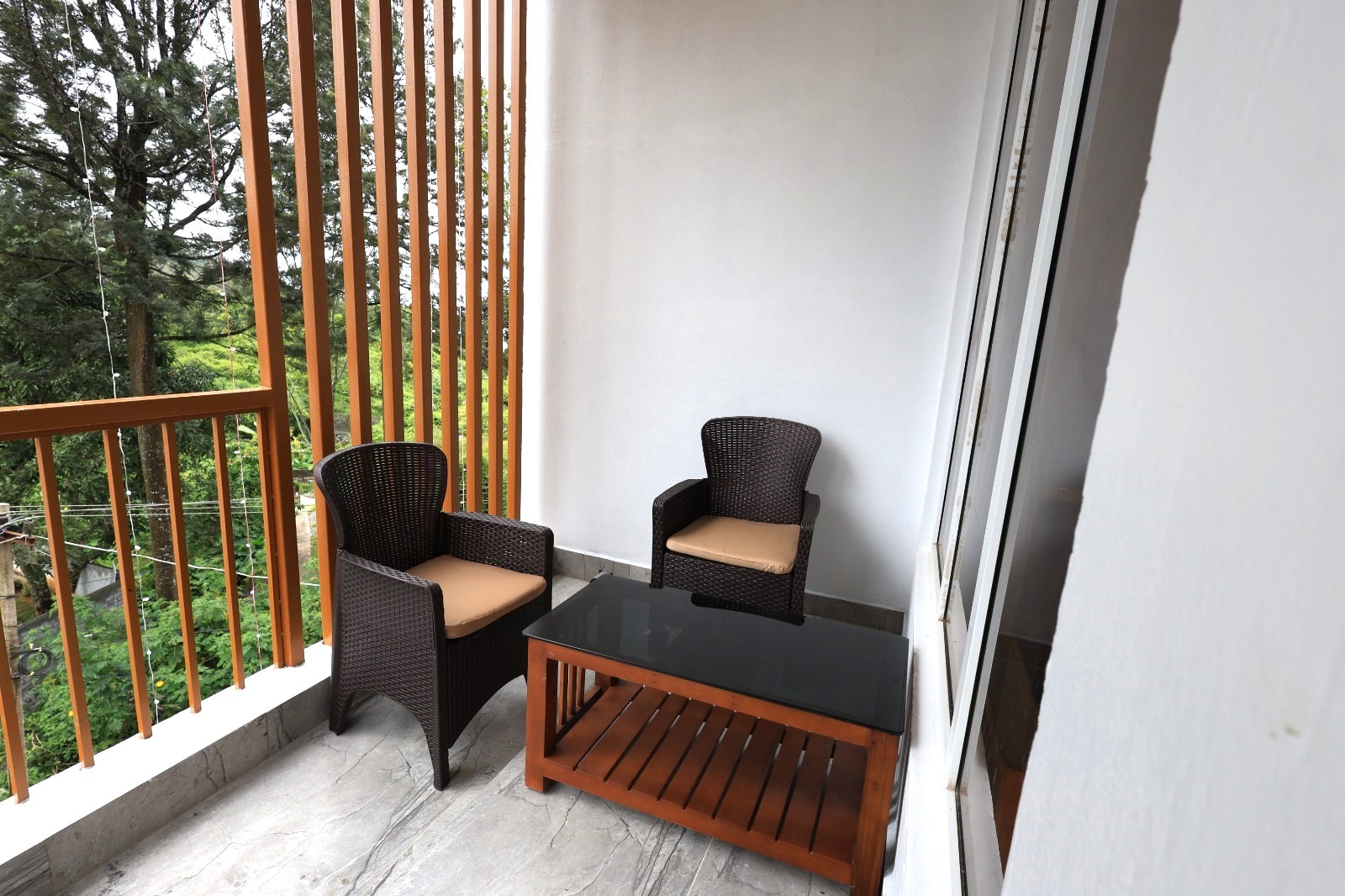 Ozone Hill resort - Tap to explore photos