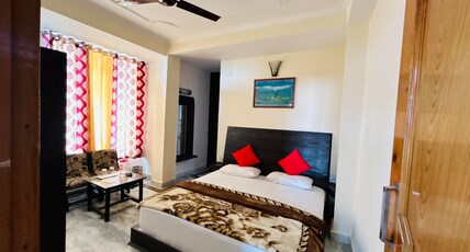 Vivek Palace Room Type - Deluxe Room
