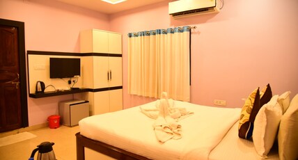 HOTEL AADITYA RESIDENCY Room Type - Suite Room