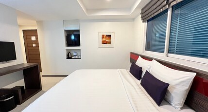 Cubic Pratunam Room Type - Deluxe King Room