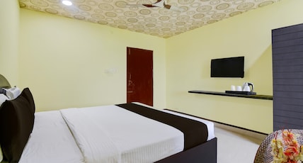 Super OYO Collection O Rama Lakshmana Junction Srikakulam Room Type - Deluxe with Twin Bed Super OYO Collection O Rama Lakshmana Junction Srikakulam Room Type - Deluxe with Twin Bed