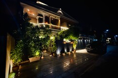 Victorian Elegance | Luxury 2BHK Penthouse Apartments | Presidential Suite | Signature Room