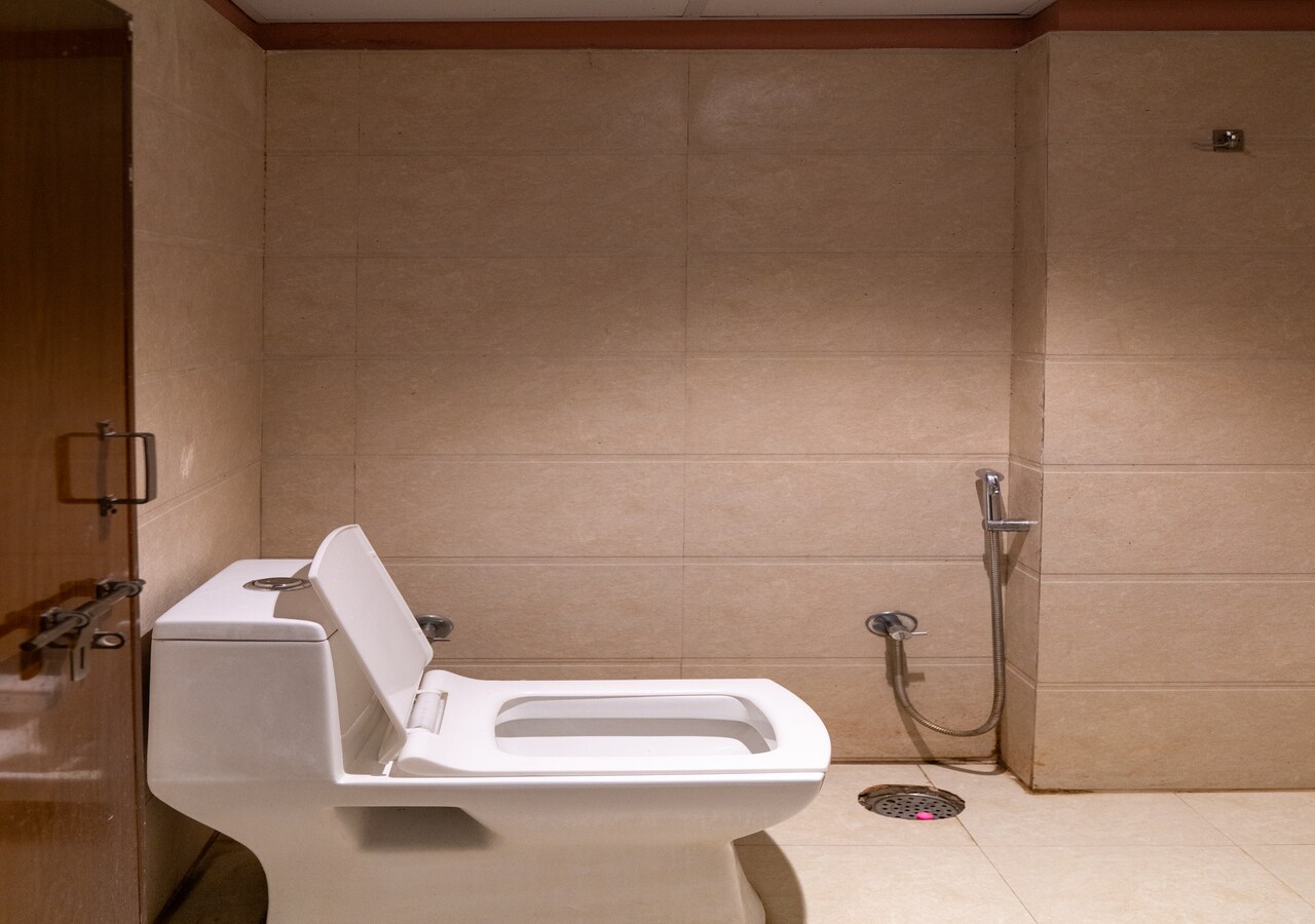 Orange Rooms - Tap to explore photos