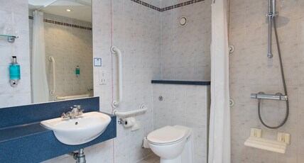 Holiday Inn Express SOUTHAMPTON - WEST Room Type - 1 Double Accessible with Free Hot Breakfast Holiday Inn Express SOUTHAMPTON - WEST Room Type - 1 Double Accessible with Free Hot Breakfast