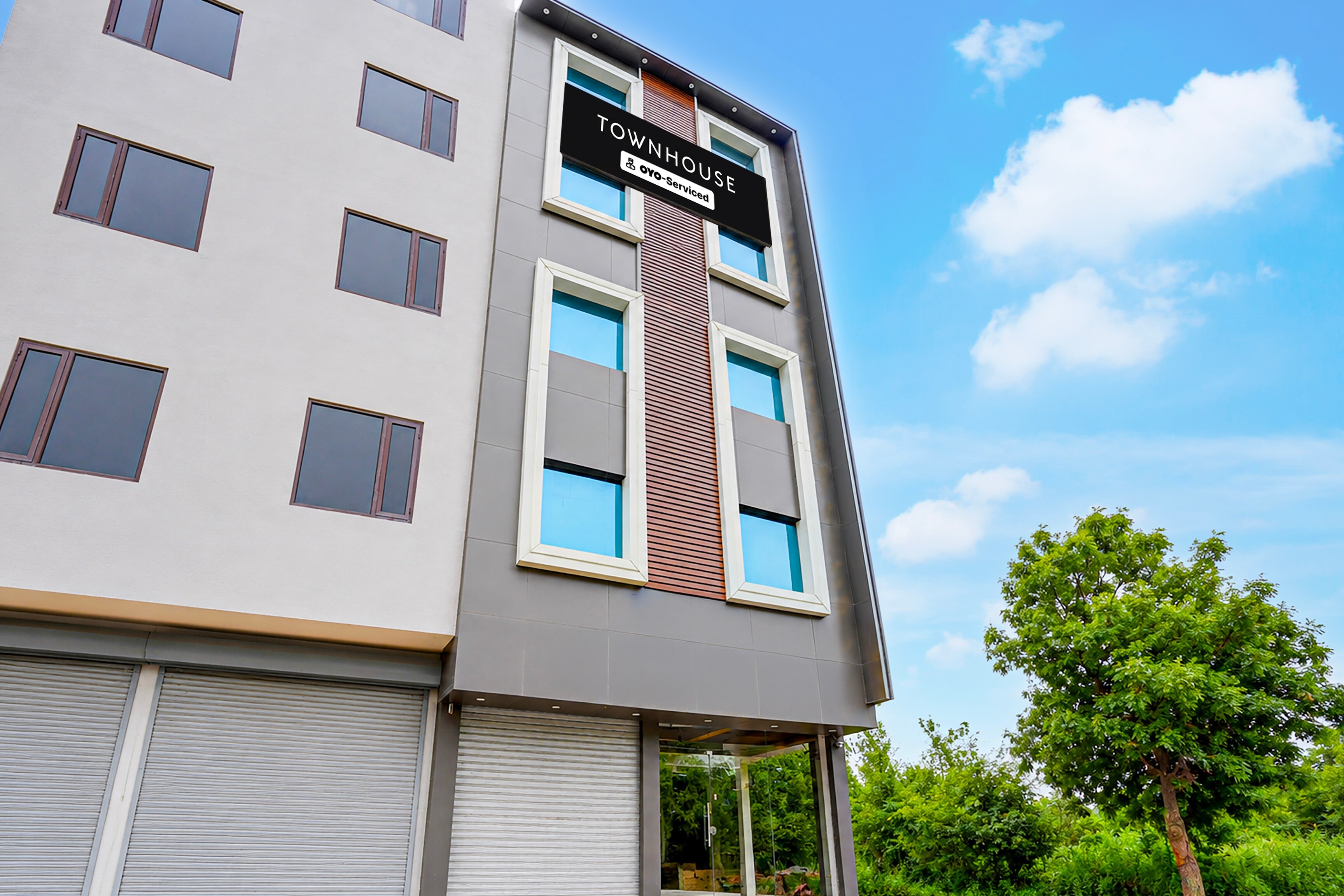 Super Townhouse Punjabi University Formerly Valley View - Tap to explore photos