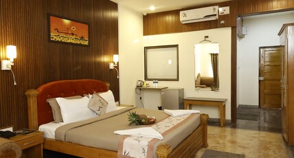 SPARV Aulakhs Resort Room Type - Premium Room with Balcony and Sea View