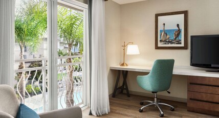 Hilton Garden Inn Carlsbad Beach Room Type - 2 QUEEN BEDS POOL VIEW