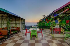 Treebo Roshan House With Valley View