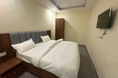 Hotel O Survey Chowk Bus Terminal Dehradun