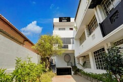 Collection O Race Course Road Formerly Annamalai Residency