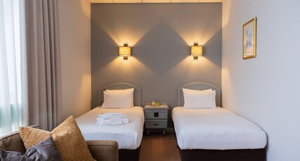Holiday Inn Express DONCASTER Room Type - 2 Single Standard Accessible with Free Hot Breakfast Holiday Inn Express DONCASTER Room Type - 2 Single Standard Accessible with Free Hot Breakfast