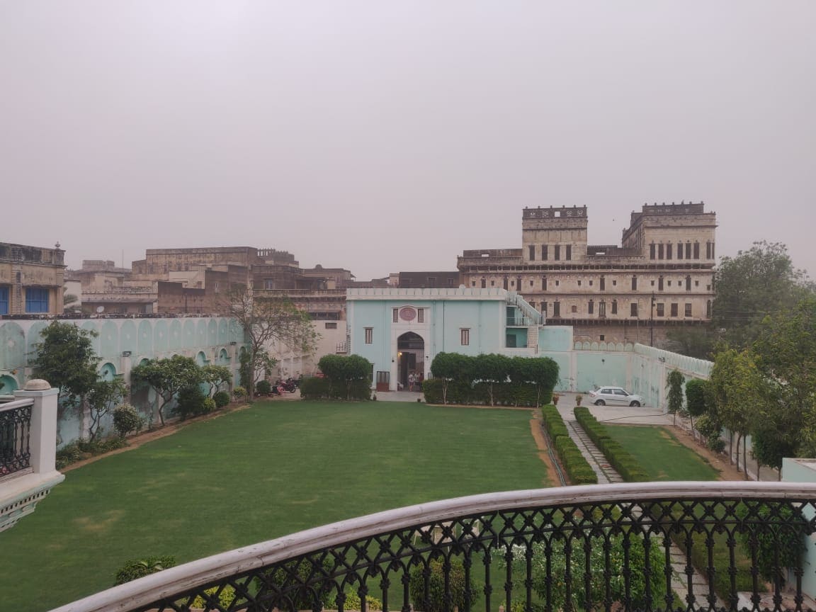 Malji Ka Kamra - Tap to explore photos