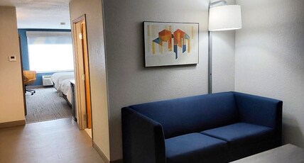 Holiday Inn Express & Suites Antigo, an IHG Hotel Room Type - 2 Queen Family Suite