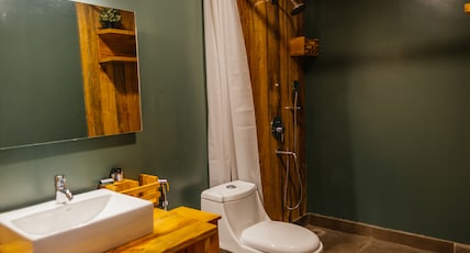 The Wilderness Lakefront Room Type - Machan Midland