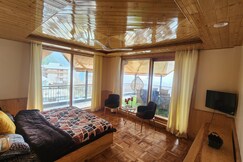 La Cedar Villa by Staycation
