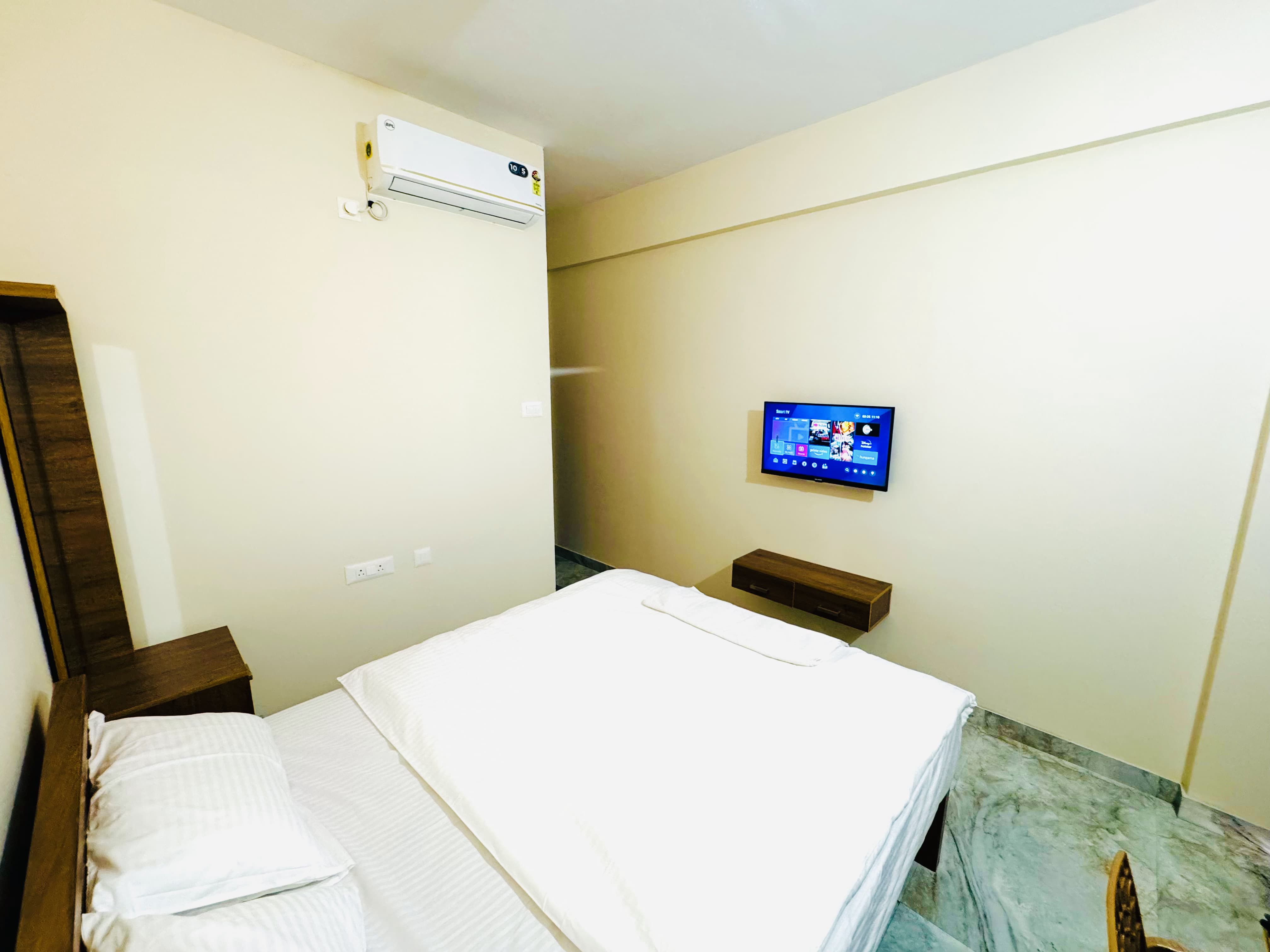 Thamarassery INN Luxury and Budget Rooms - Tap to explore photos