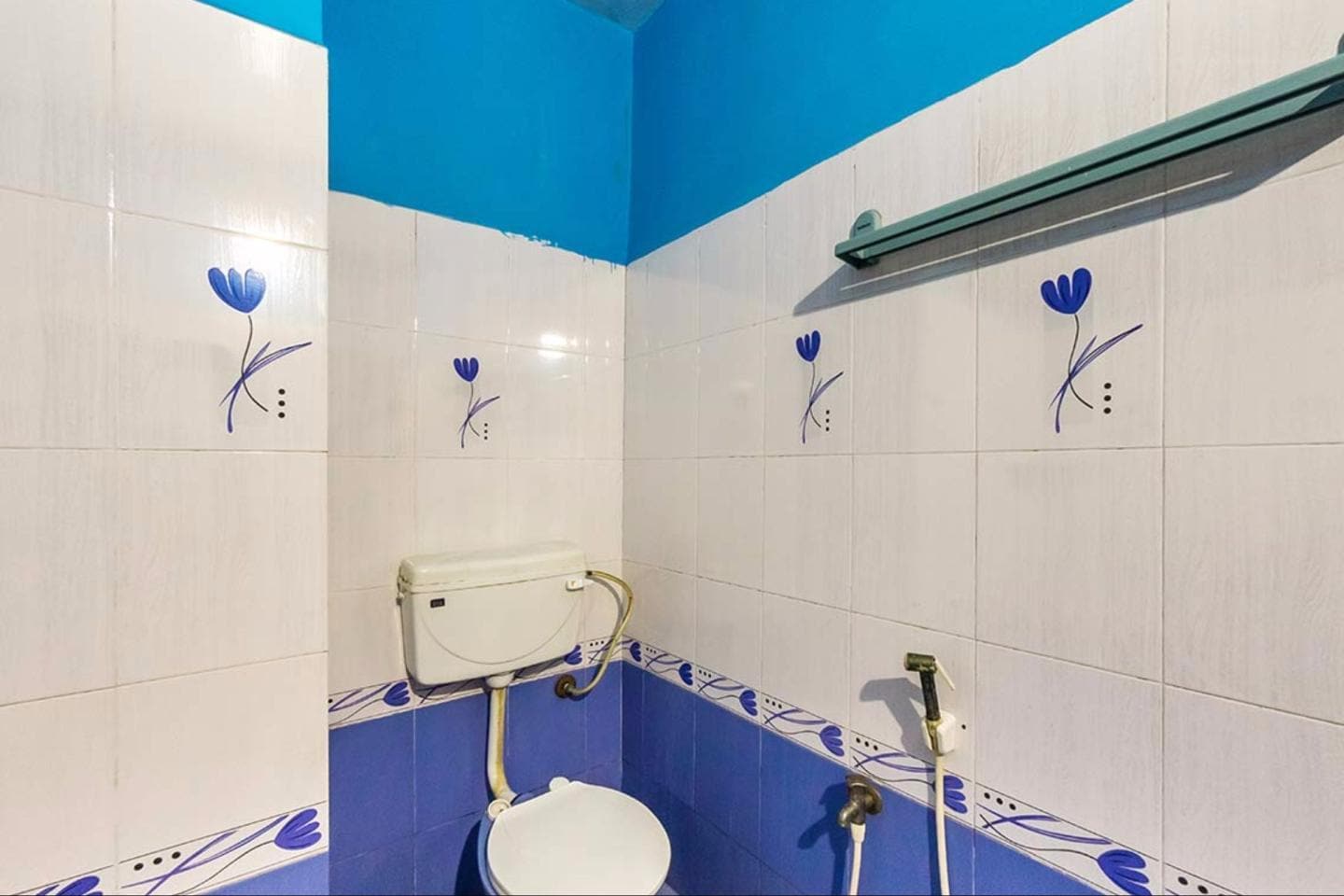 HOTEL AKSHAY INTERNATIONAL - Tap to explore photos