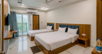 HOTEL KARDHAR INN Room Type - Three bedded Ac Room