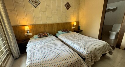 Green Home Stay - Home Away From Home Room Type - Twin/Double King Bed Room