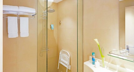 ibis Styles Makkah Room Type - Standard Triple room with 3 single Size beds