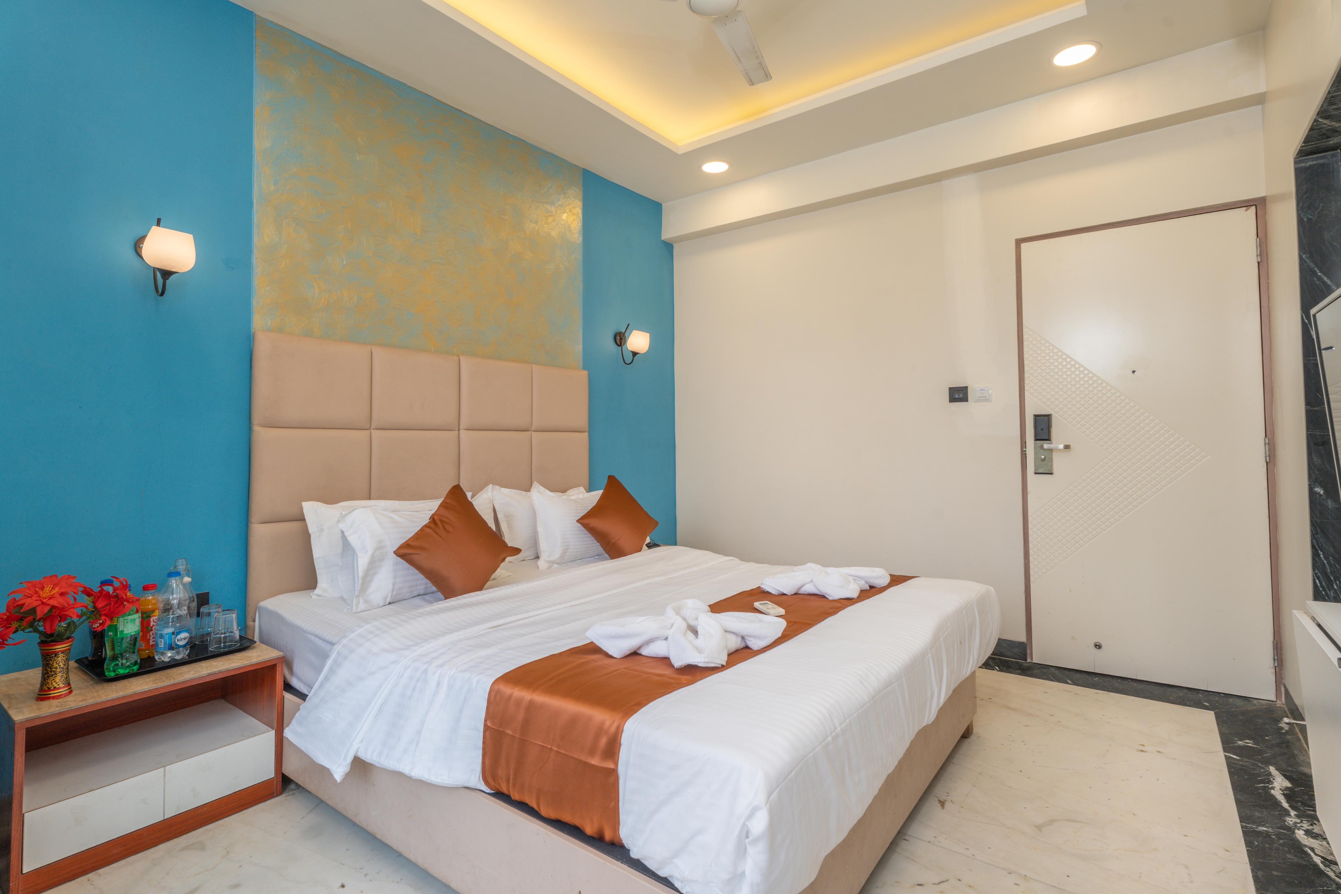 Treeo Resort Lonavala Pure Veg & Lawn - Tap to explore photos