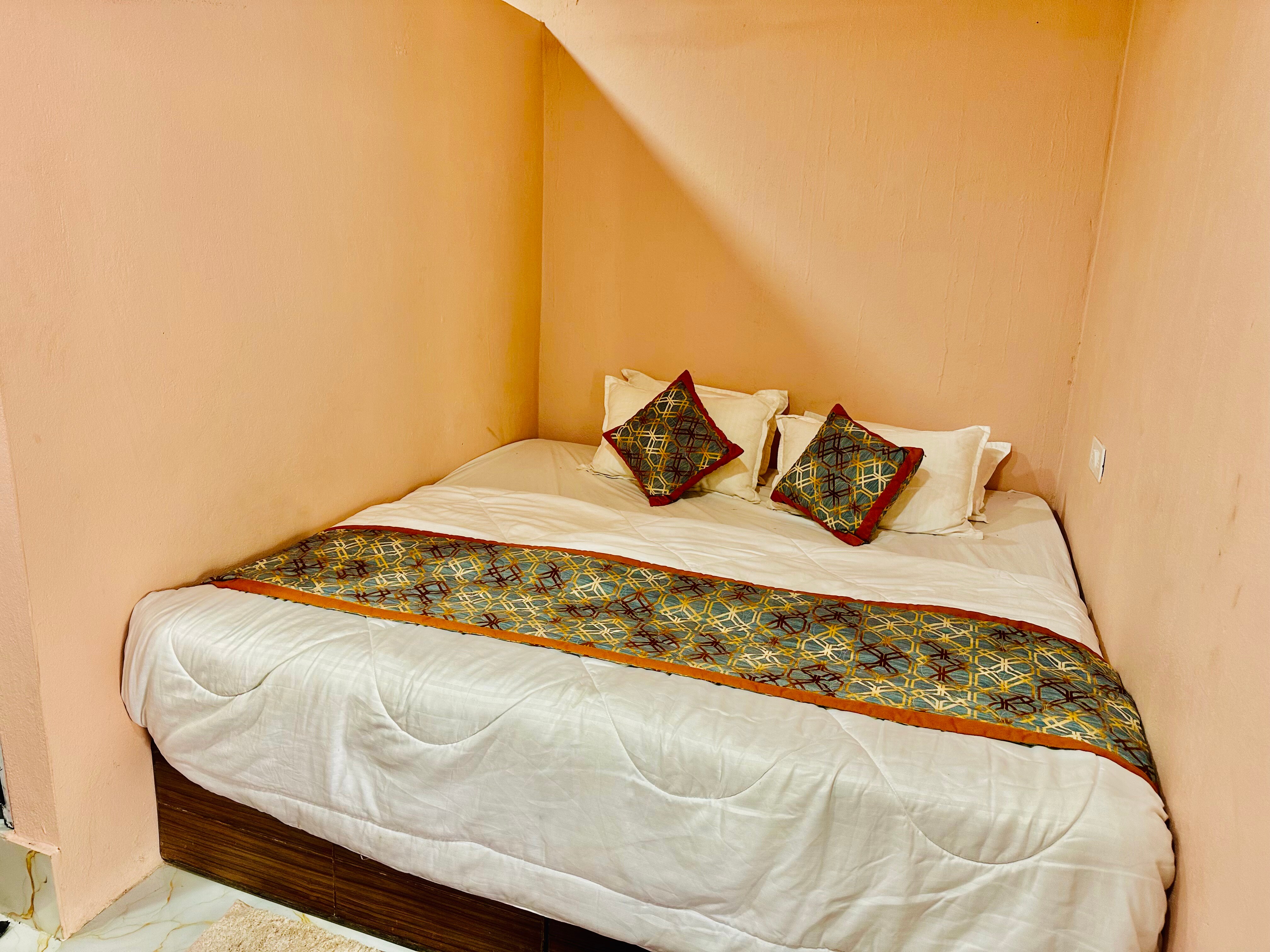 Hotel avigat Kabir - Tap to explore photos