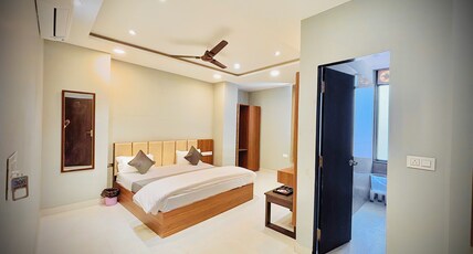 Hotel Grand Aana Inn Room Type - Super Deluxe