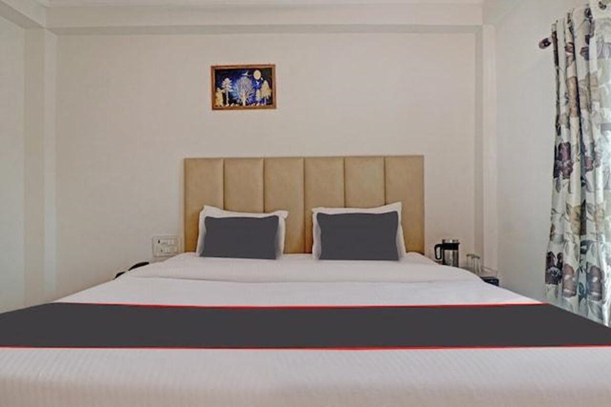 Hotel Amishi Near Shantikunj Haridwar - Tap to explore photos